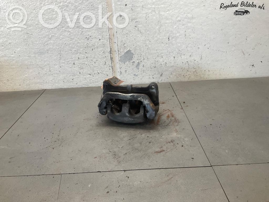 Mitsubishi Outlander Front brake caliper 