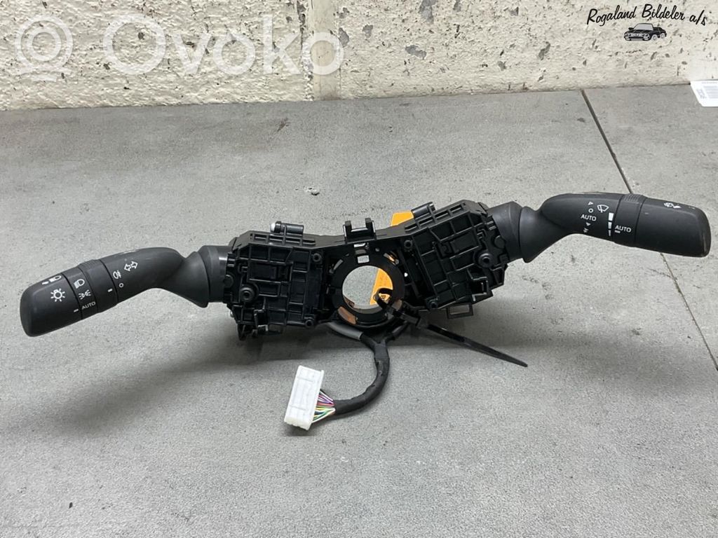 Toyota bZ4X Przyciski multifunkcyjne 