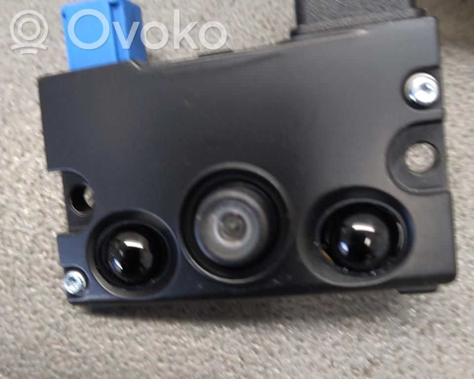 Tesla Model Y Windshield/windscreen camera 