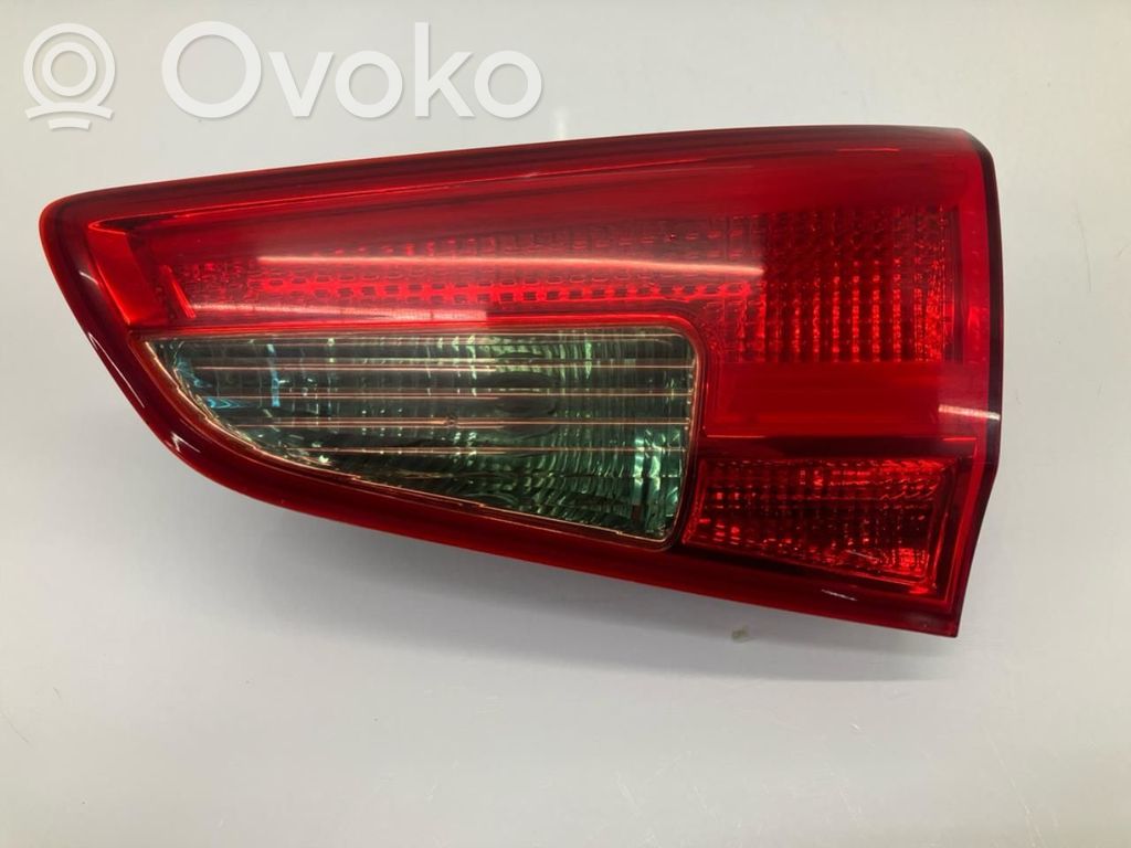 KIA Ceed Aizmugurējais lukturis virsbūvē 