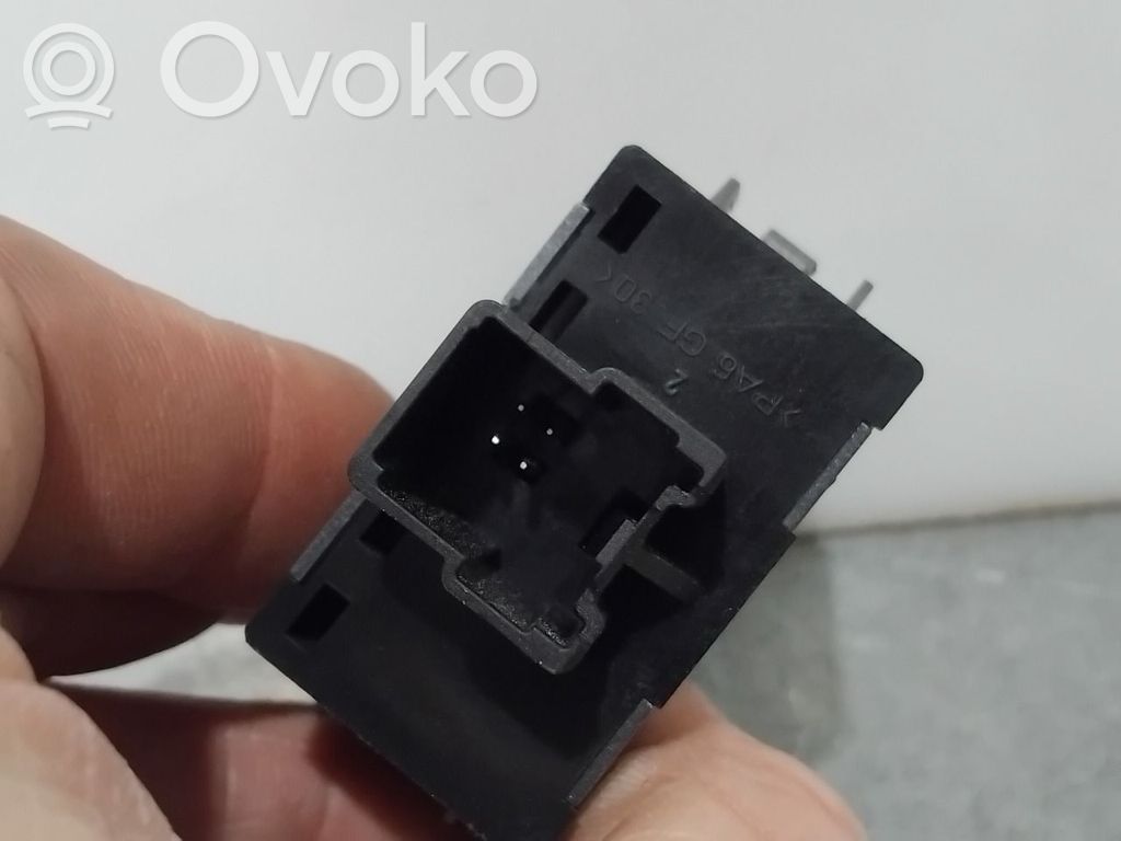 Schalter Sitzheizung   1559535,8V4T19K314AB,8V4T19K314AB,1559535,8V4T19K314AB