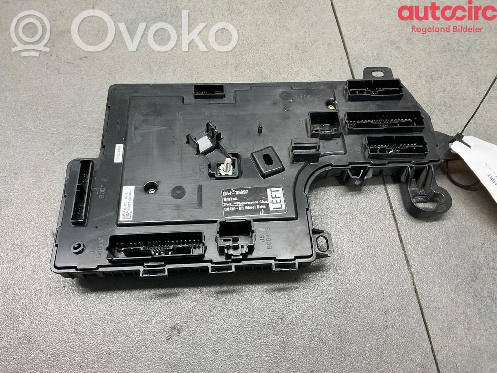 Tesla Model 3 Steuergerät 