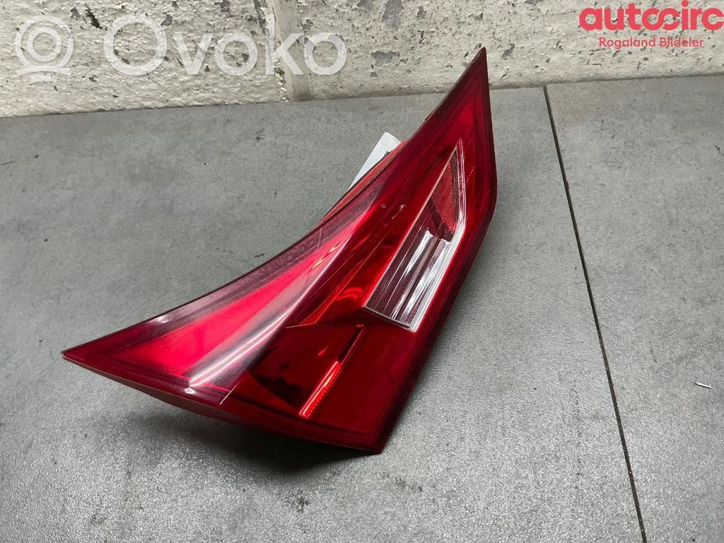 Toyota Auris E180 Luci posteriori