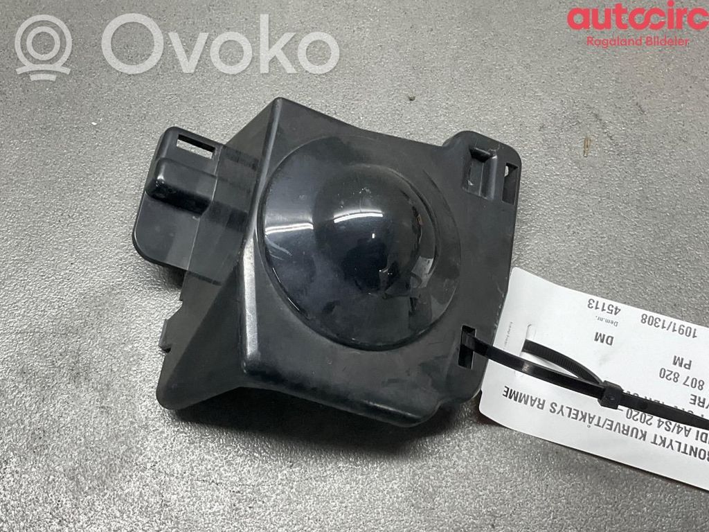 Audi A4 S4 B9 8W Uchwyt / Mocowanie lampy przedniej 
