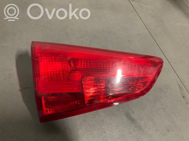 KIA Ceed Aizmugurējais lukturis virsbūvē 