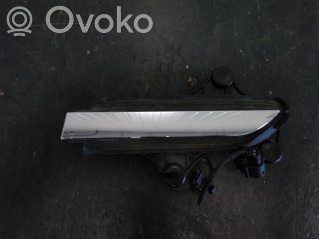 Tesla Model X Manecilla externa puerta delantera 