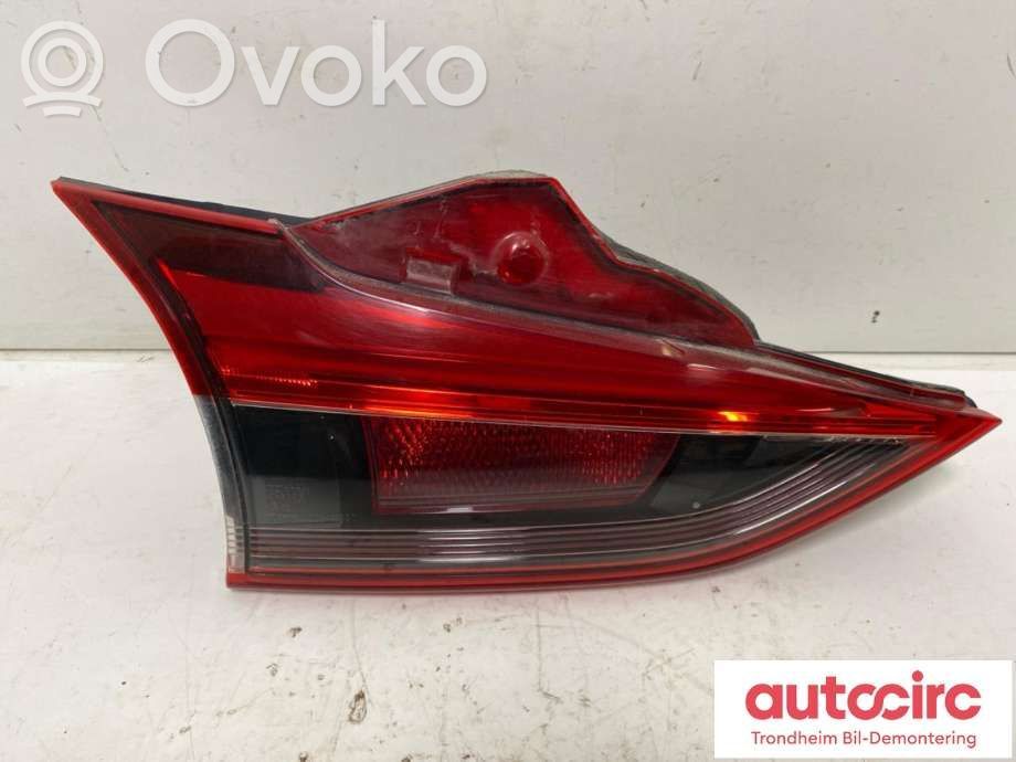 Mazda 6 Aizmugurējais lukturis virsbūvē 