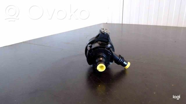 BMW 2 F45 Vesipumppu 