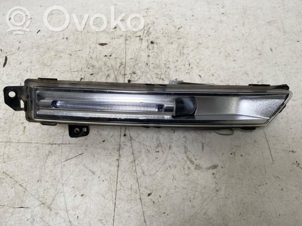 Etusumuvalo   T4A28763,HK8315200AF,HK8315200AD,HK8315200AD,HK8315200AF,T4A28763