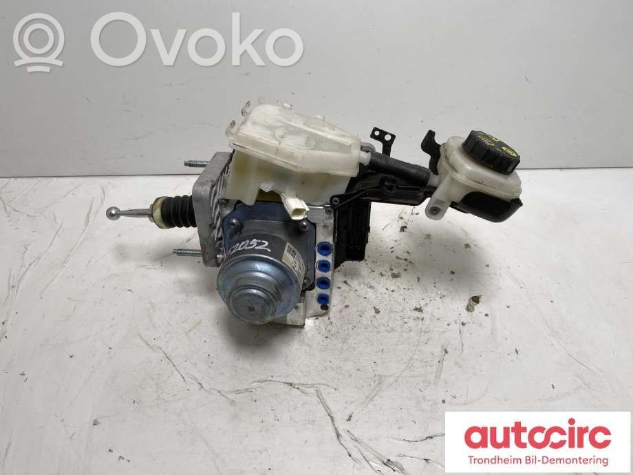 Volvo XC40 ABS-pumppu 
