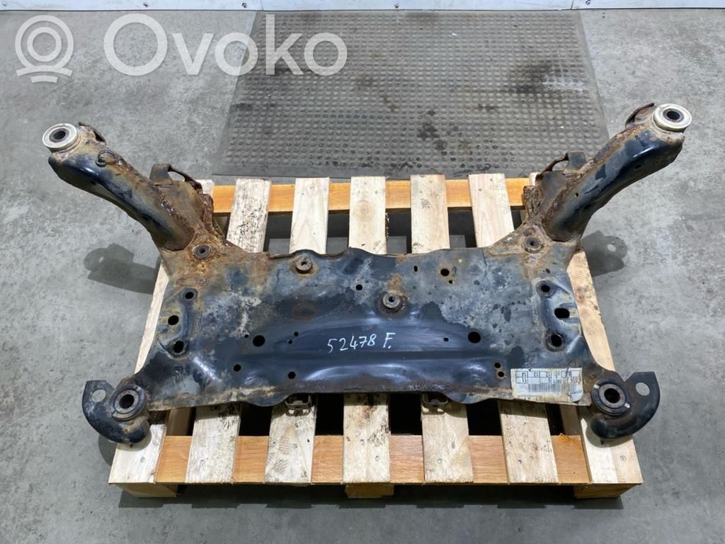 Ford Focus Priekinis traversas 