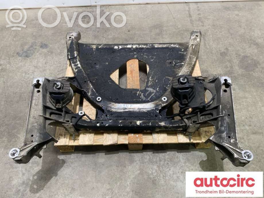 BMW 5 E60 E61 Priekinis traversas 