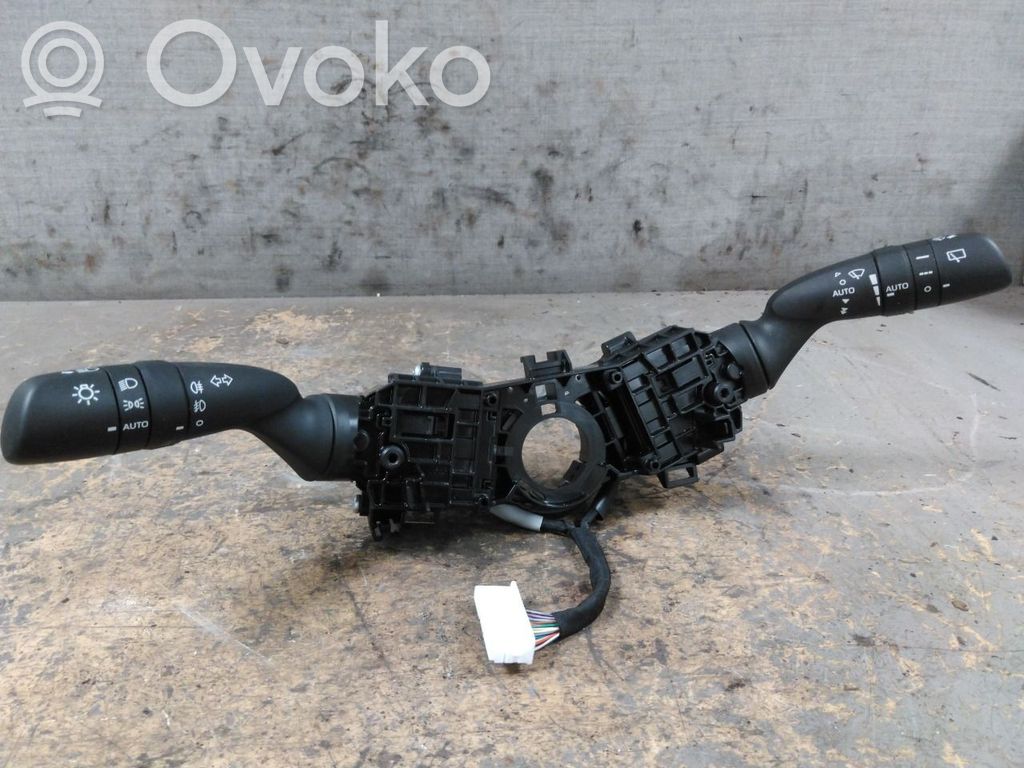 Toyota RAV 4 (XA50) Interruptor de control multifunción 