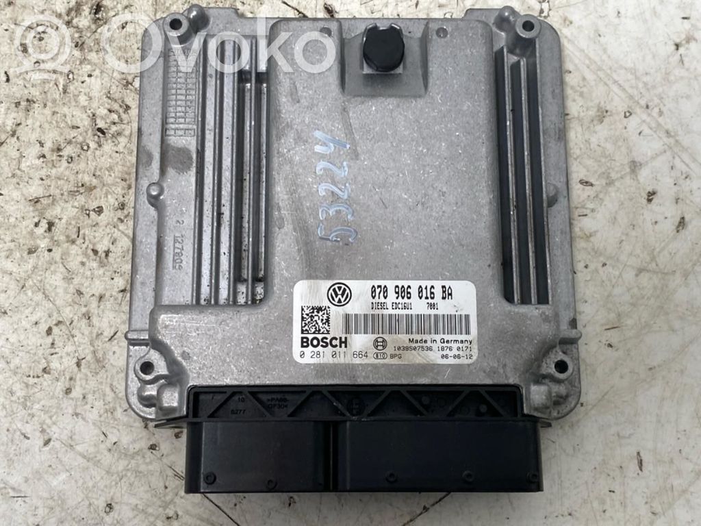 Volkswagen Transporter - Caravelle T5 Unitate control motor/modul ECU 