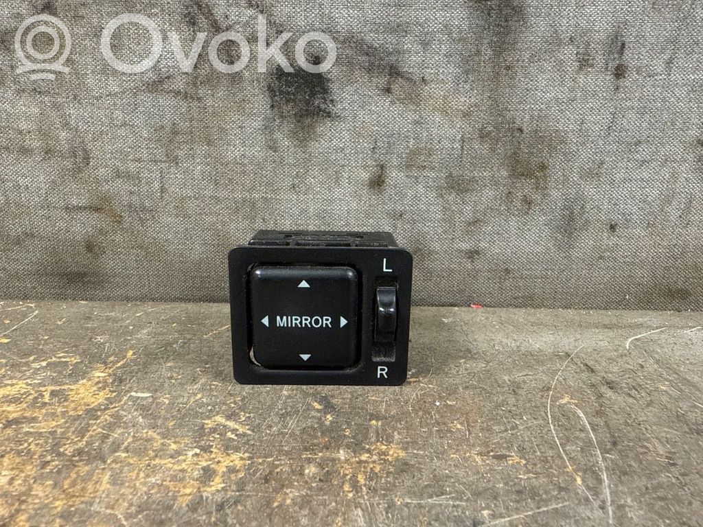 Toyota Hiace (H200) Interruptor del espejo lateral 