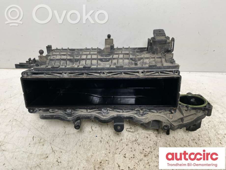 Volkswagen PASSAT B8 Colector de admisión 