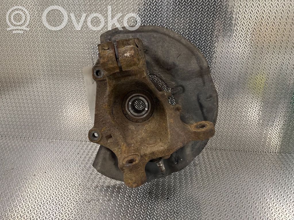 BMW 5 E60 E61 Передний поворотный кулак (ступица, цапфа) 