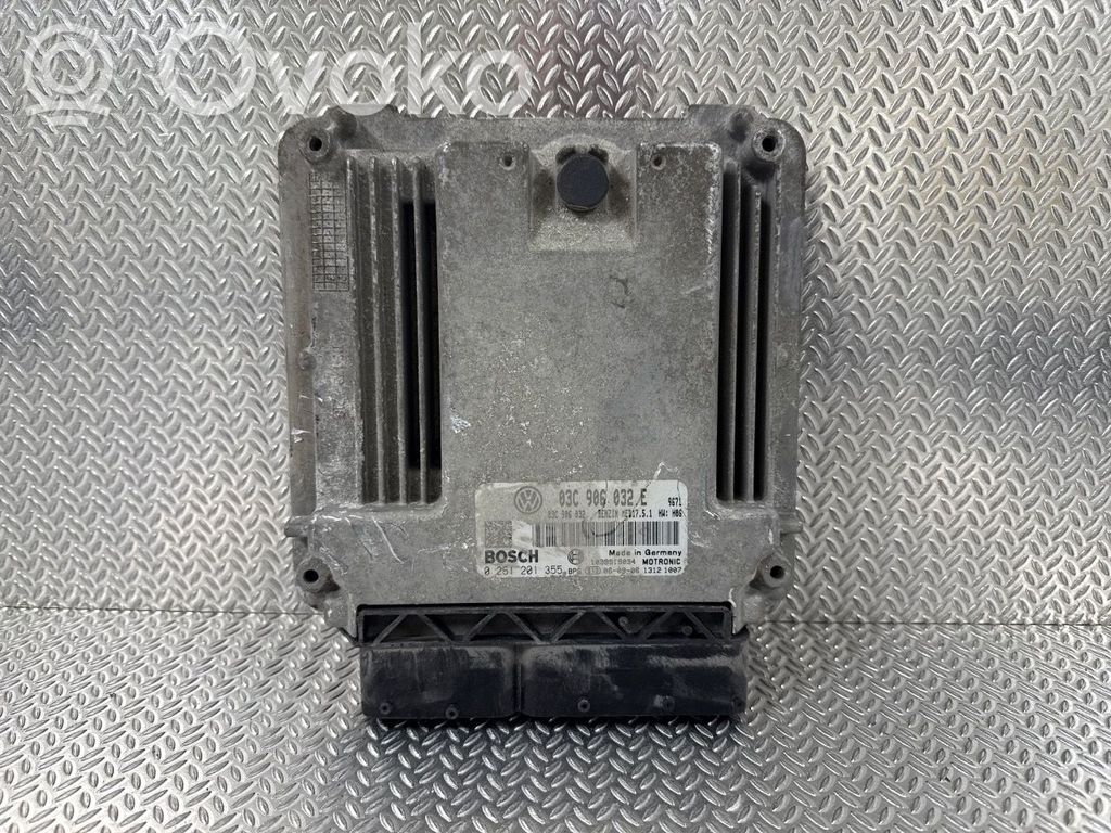 Engine control unit/module ECU   03C906032E,03C906032E
