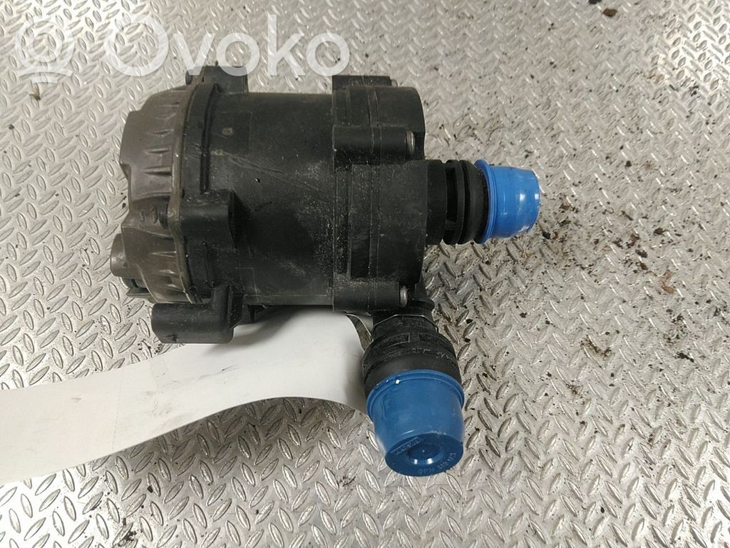BMW 2 F22 F23 Pompă apă 