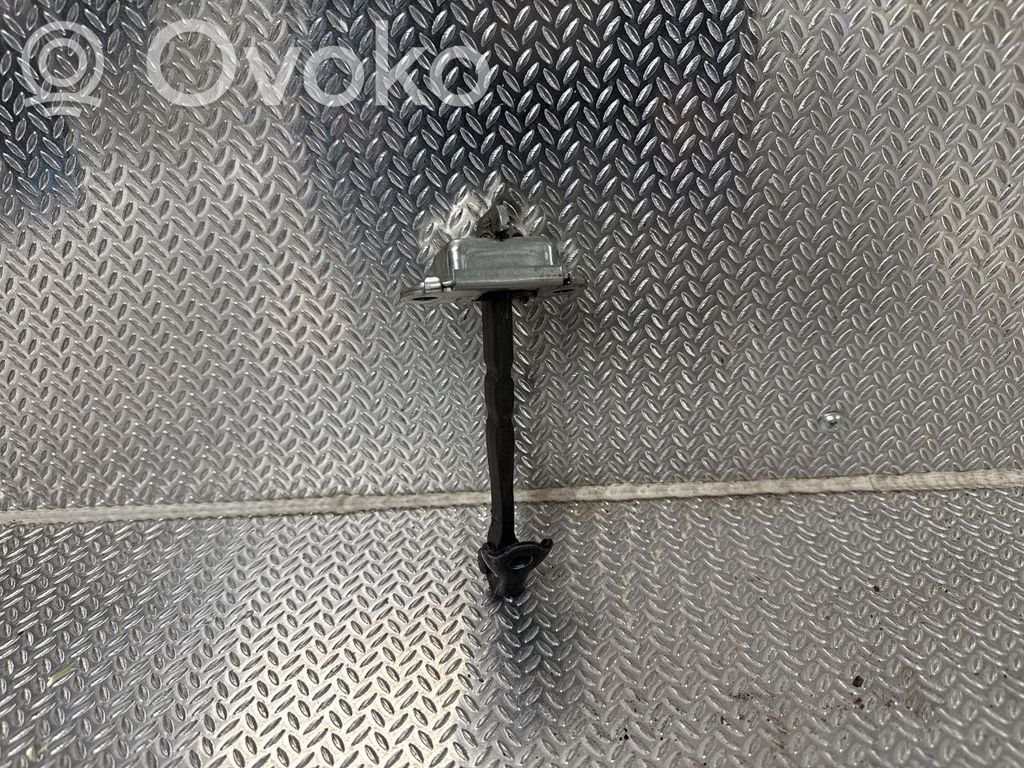 Toyota Yaris Etuoven pidätin