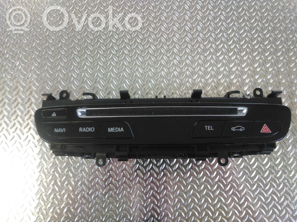 Mercedes-Benz C W205 Inne przełączniki i przyciski