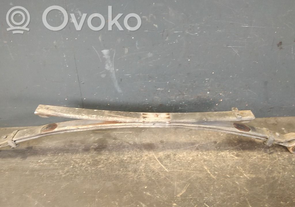 Isuzu D-Max Sprężyna tylna 
