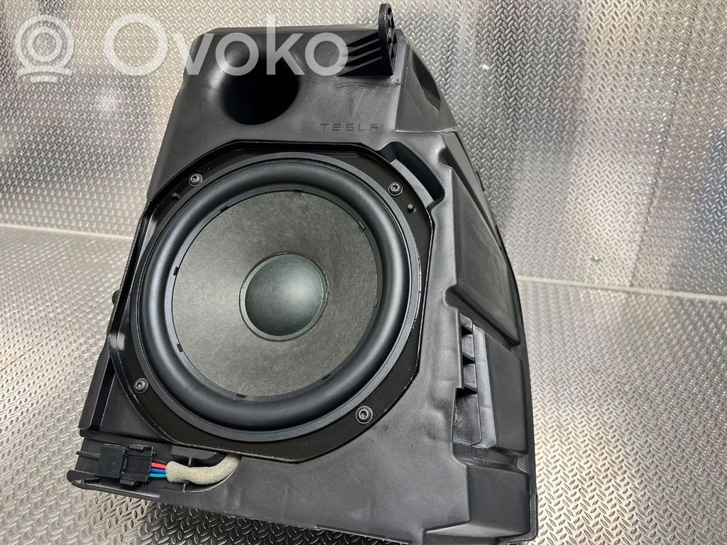 Tesla Model 3 Amplificatore