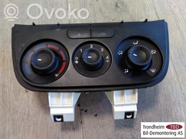 Opel Combo D Climate control/heater control trim 