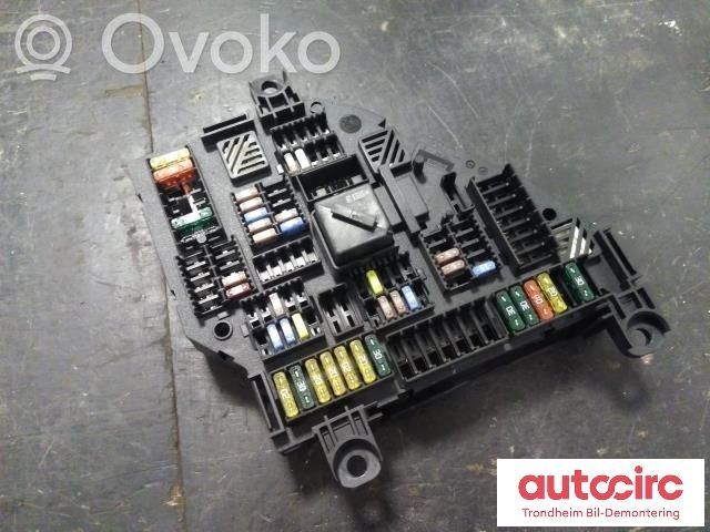 BMW X3 F25 Juego de caja de fusibles 