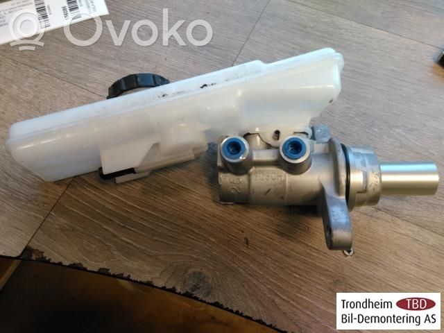 Tesla Model 3 Pääjarrusylinteri 