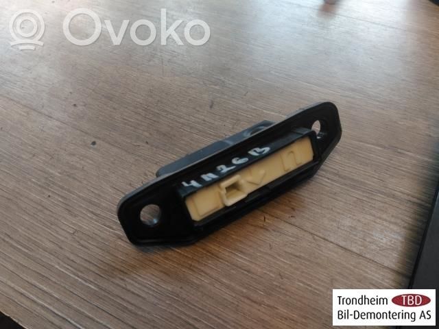 Toyota Yaris Przełącznik / Przycisk otwierania klapy bagażnika 