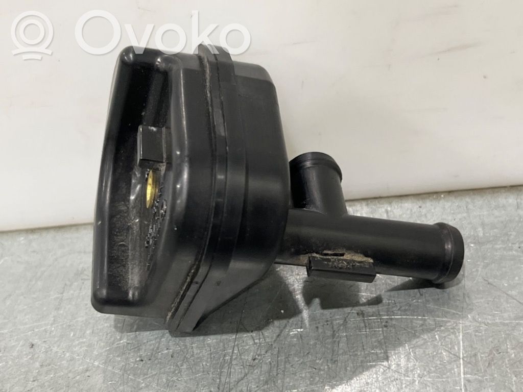 Mazda 2 Vakuumo oro talpa 
