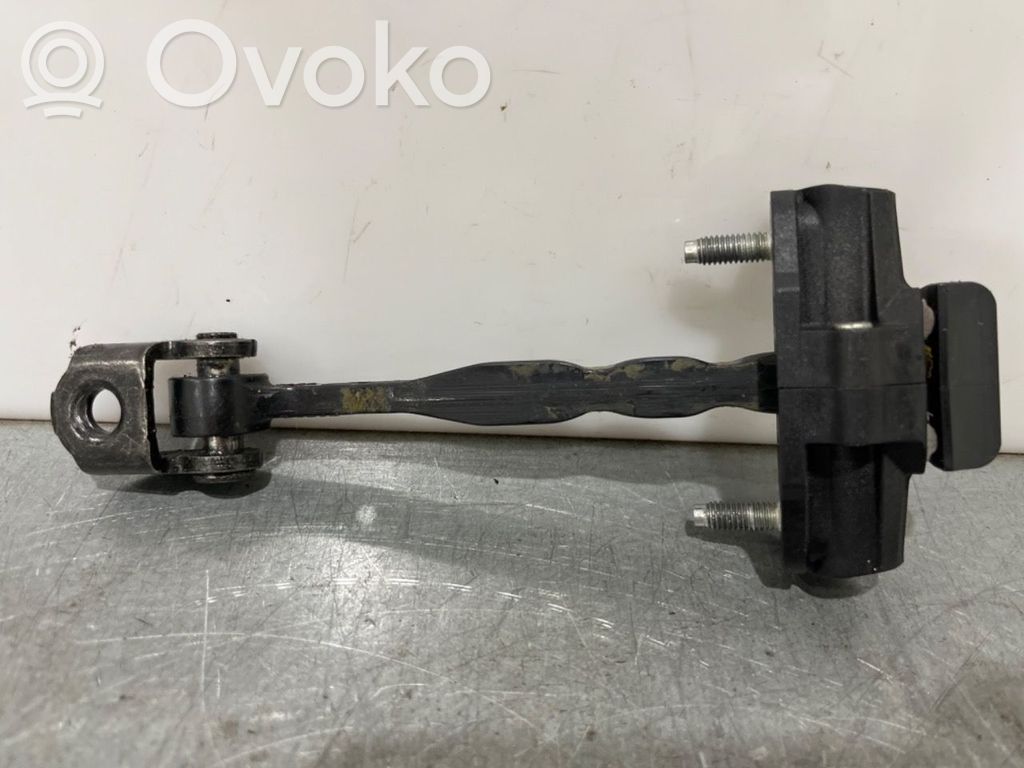 Ford Fiesta Etuoven pidätin 