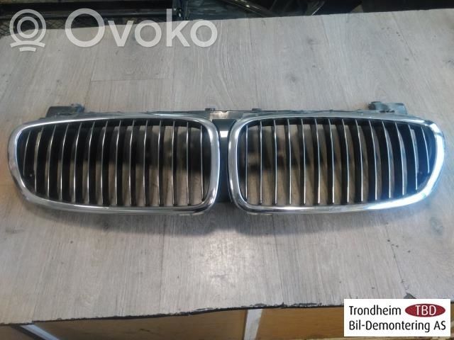 BMW 7 E65 E66 Priekšējais režģis 