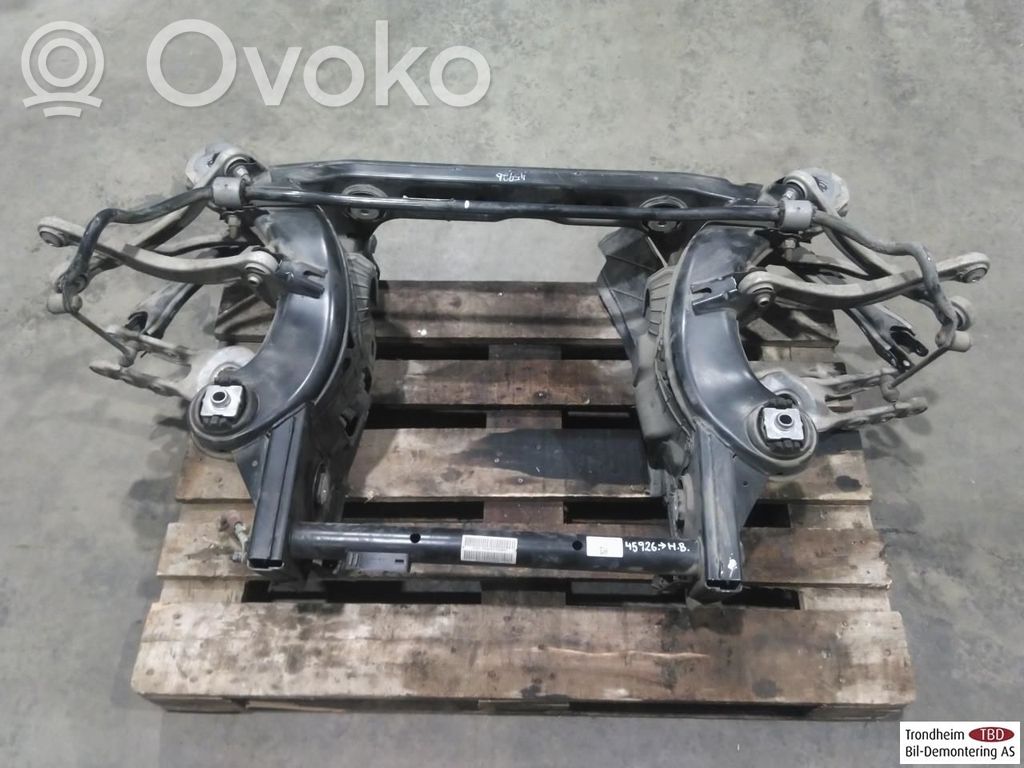 Mercedes-Benz EQC Cadru auxiliar spate