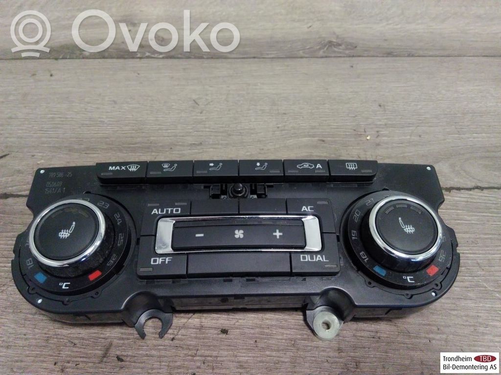 Skoda Octavia Mk2 (1Z) Console centrale, commande chauffage/clim