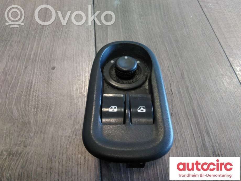 Opel Movano B Electric window control switch 