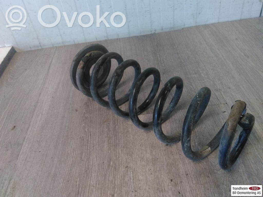 Audi A3 S3 8V Soporte de goma del muelle espiral trasero