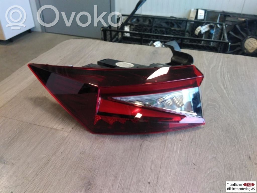 Skoda Enyaq iV Lampă spate în caroserie 