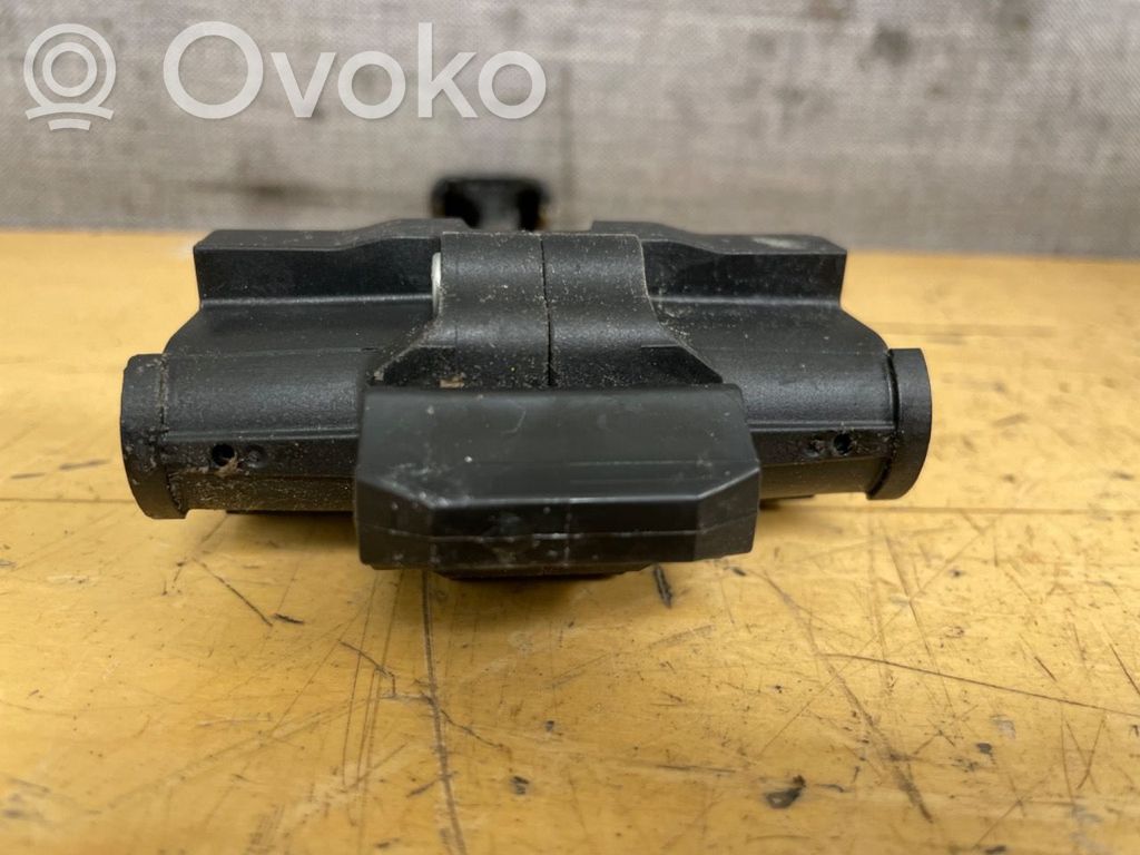 BMW 2 F22 F23 Opritor ușă față 