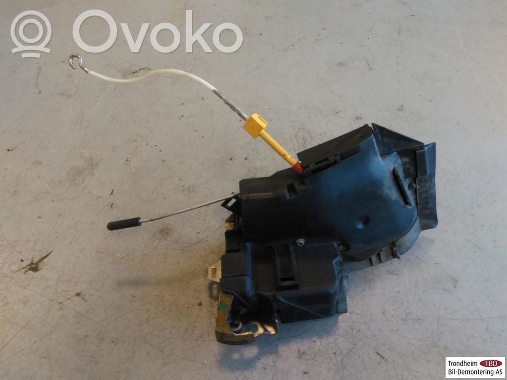 BMW 5 E39 Priekšpusē slēdzene 