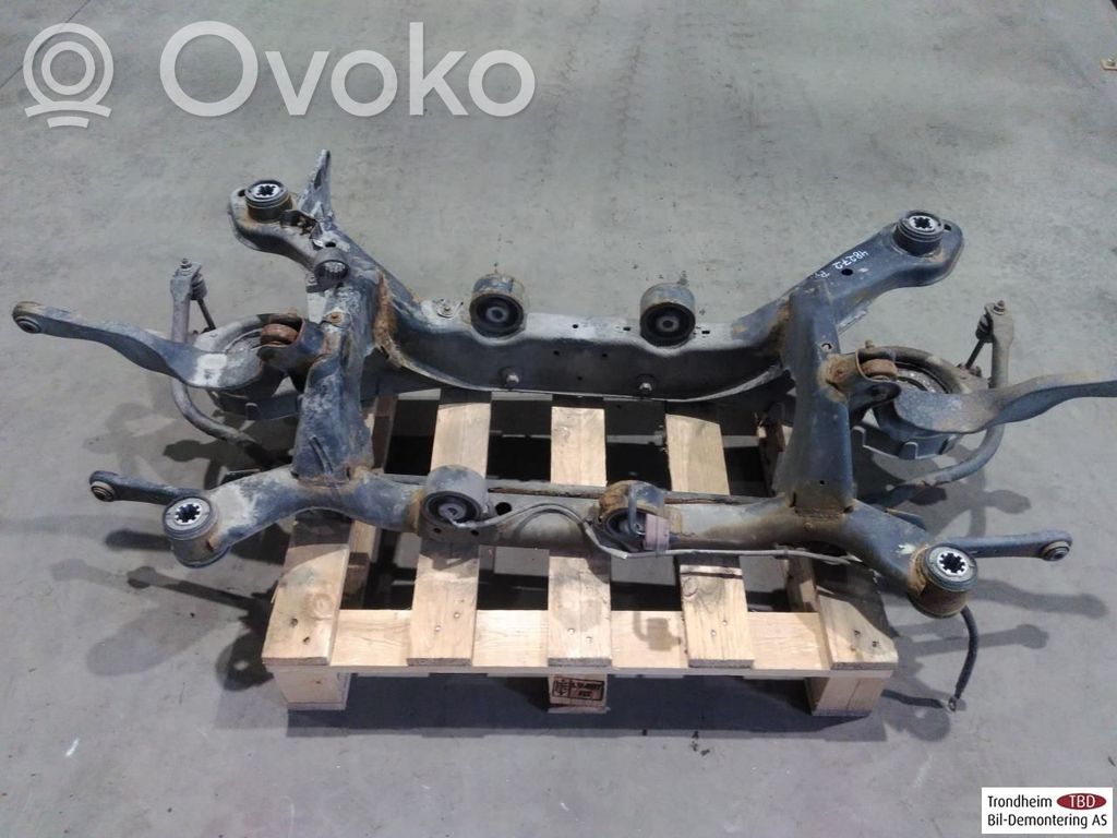 Volvo V60 Cadru auxiliar spate 