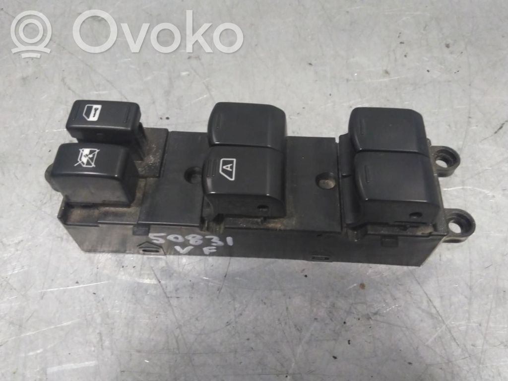 Subaru Impreza III Electric window control switch 