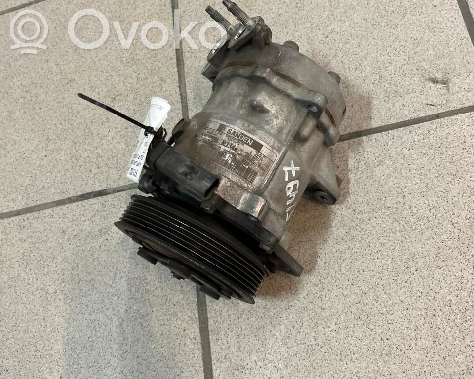 Jeep Cherokee KJ Kompresor / Sprężarka klimatyzacji A/C