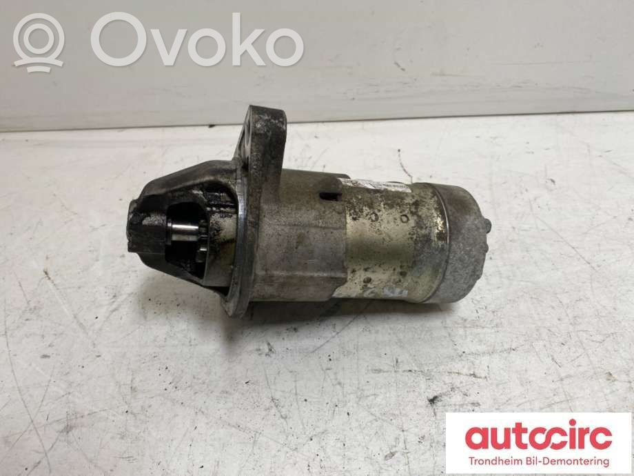 Opel Astra J Starter motor 