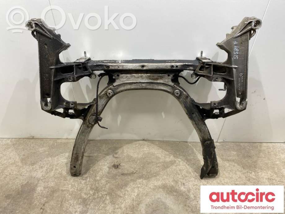 BMW 5 E60 E61 Priekinis traversas 
