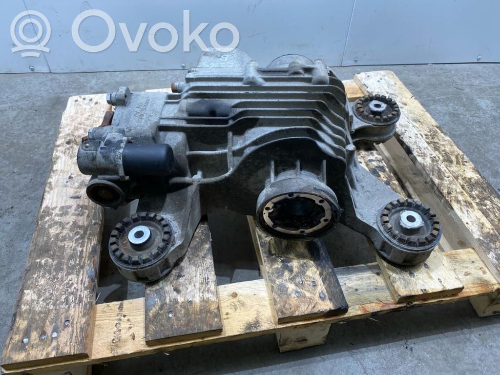 Volkswagen PASSAT B6 Belka osi tylnej 