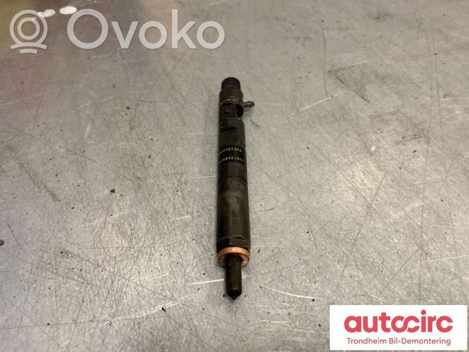 Nissan Note (E11) Inyector de combustible 
