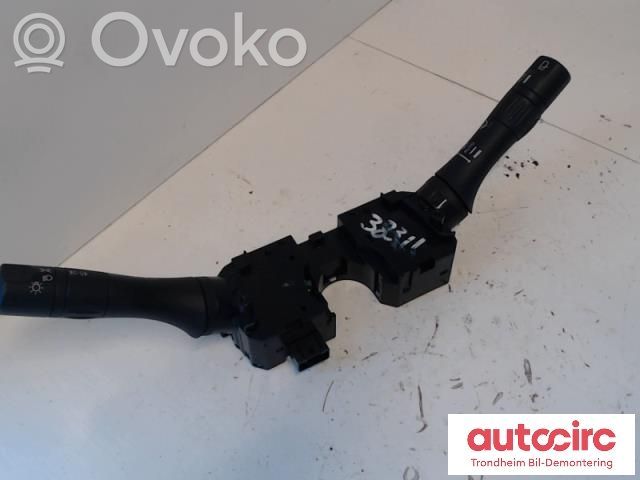 Nissan Leaf I (ZE0) Interrupteur / bouton multifonctionnel 