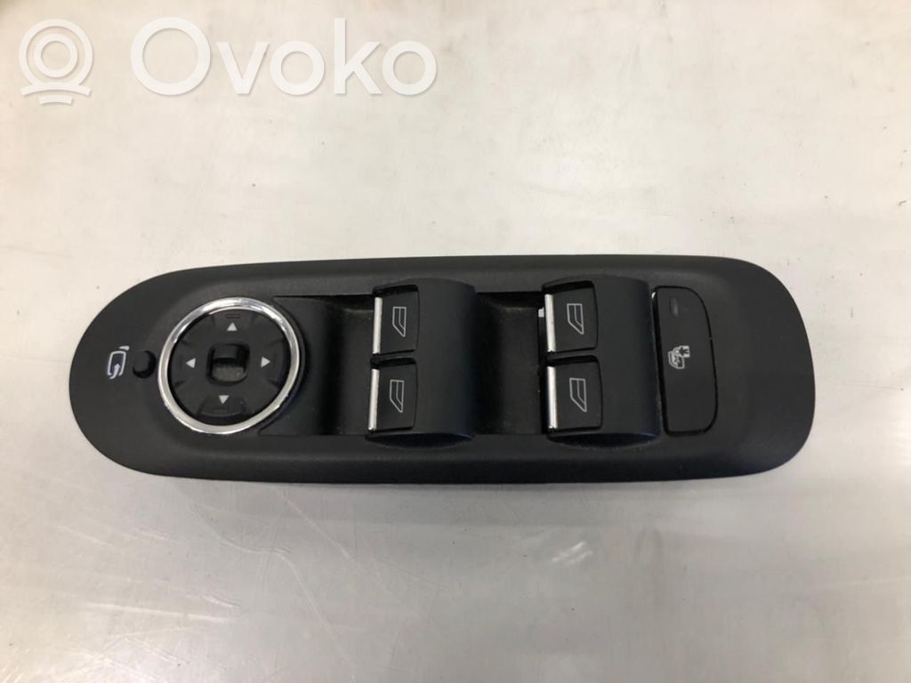 Electric window control switch   1692880,7S7114B076CC3ZHE